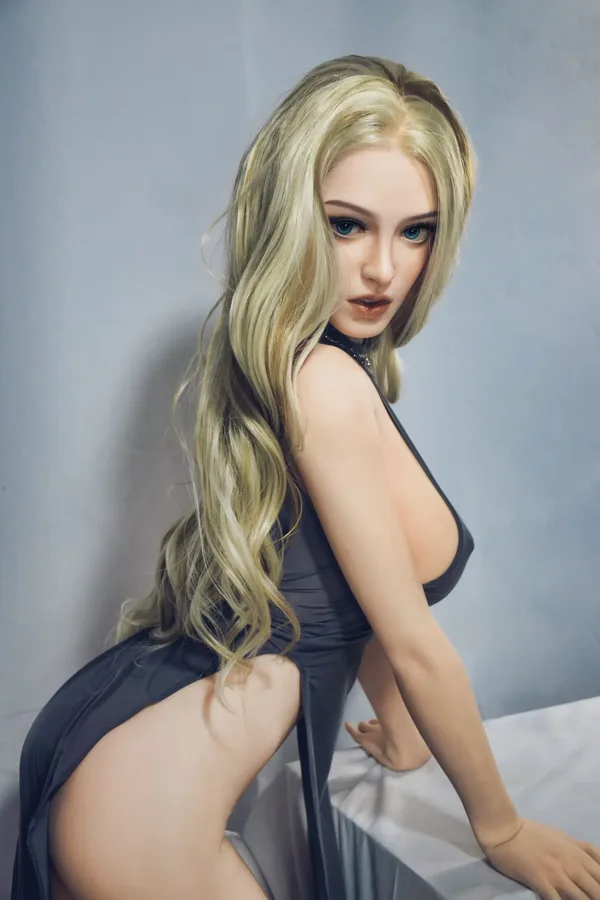 Elsa Babe Olivia Smith
