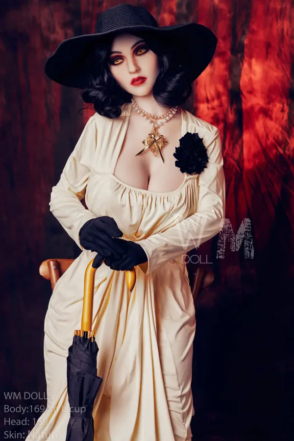 WM 169cm - Lady Dimitrescu