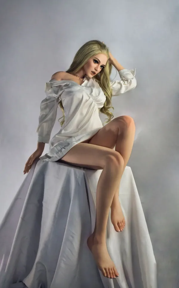 Elsa Babe Olivia Smith